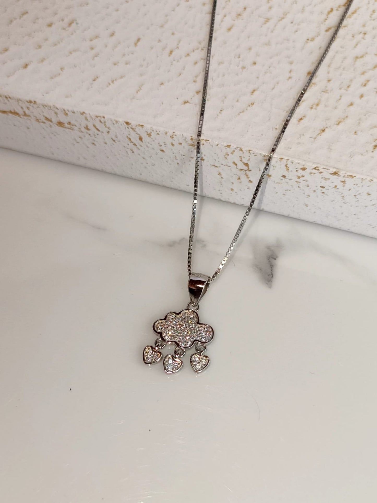 Collana Nuvola in argento 925 e zirconi.
