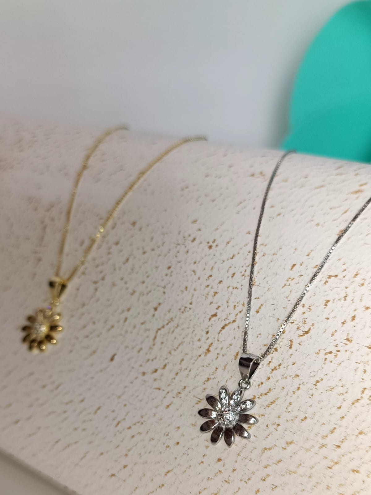 Collana fiore Margherita in argento 925 e zirconi extra white.