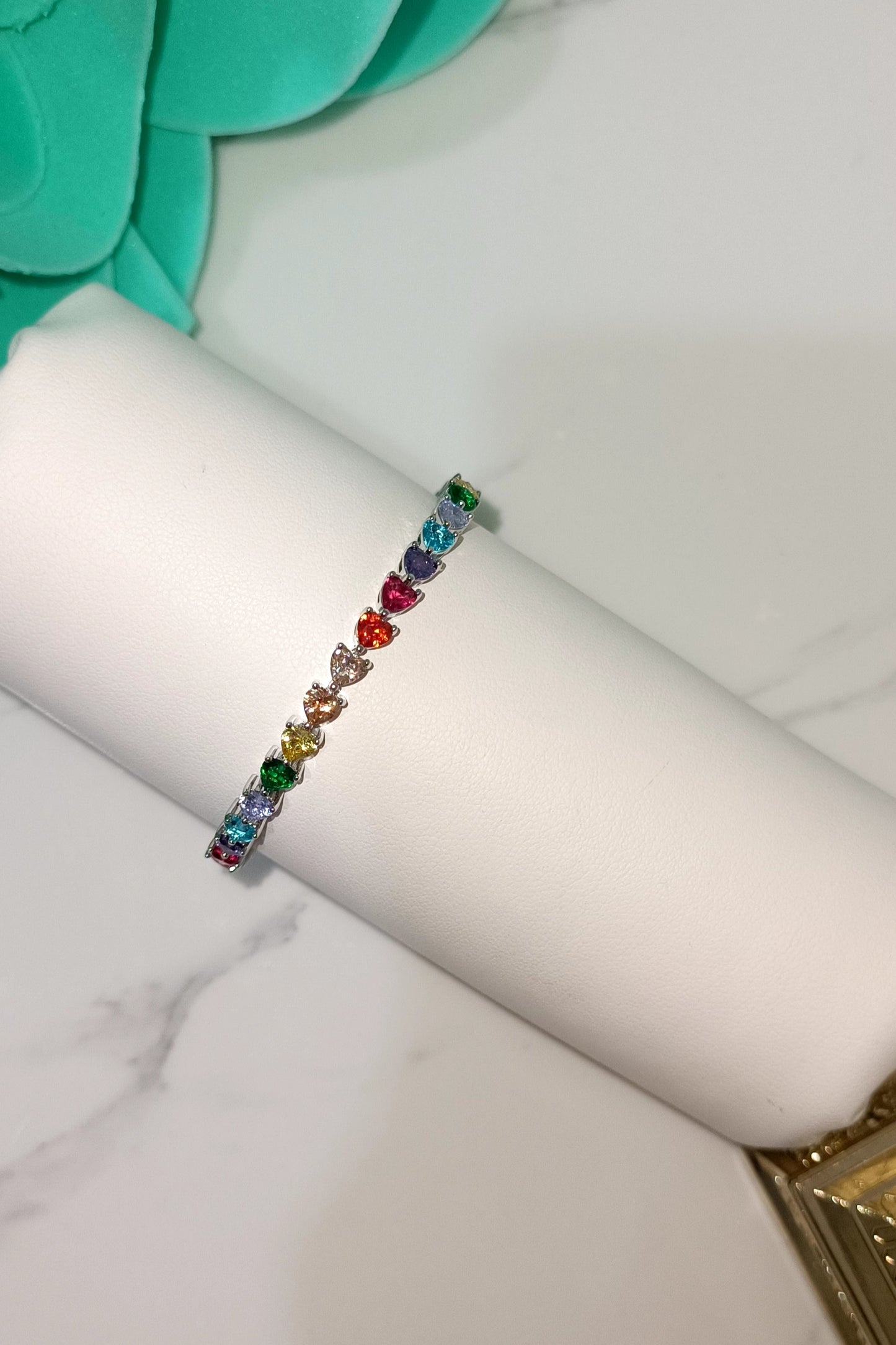 Bracciale tennis cuore rainbow in argento 925 .