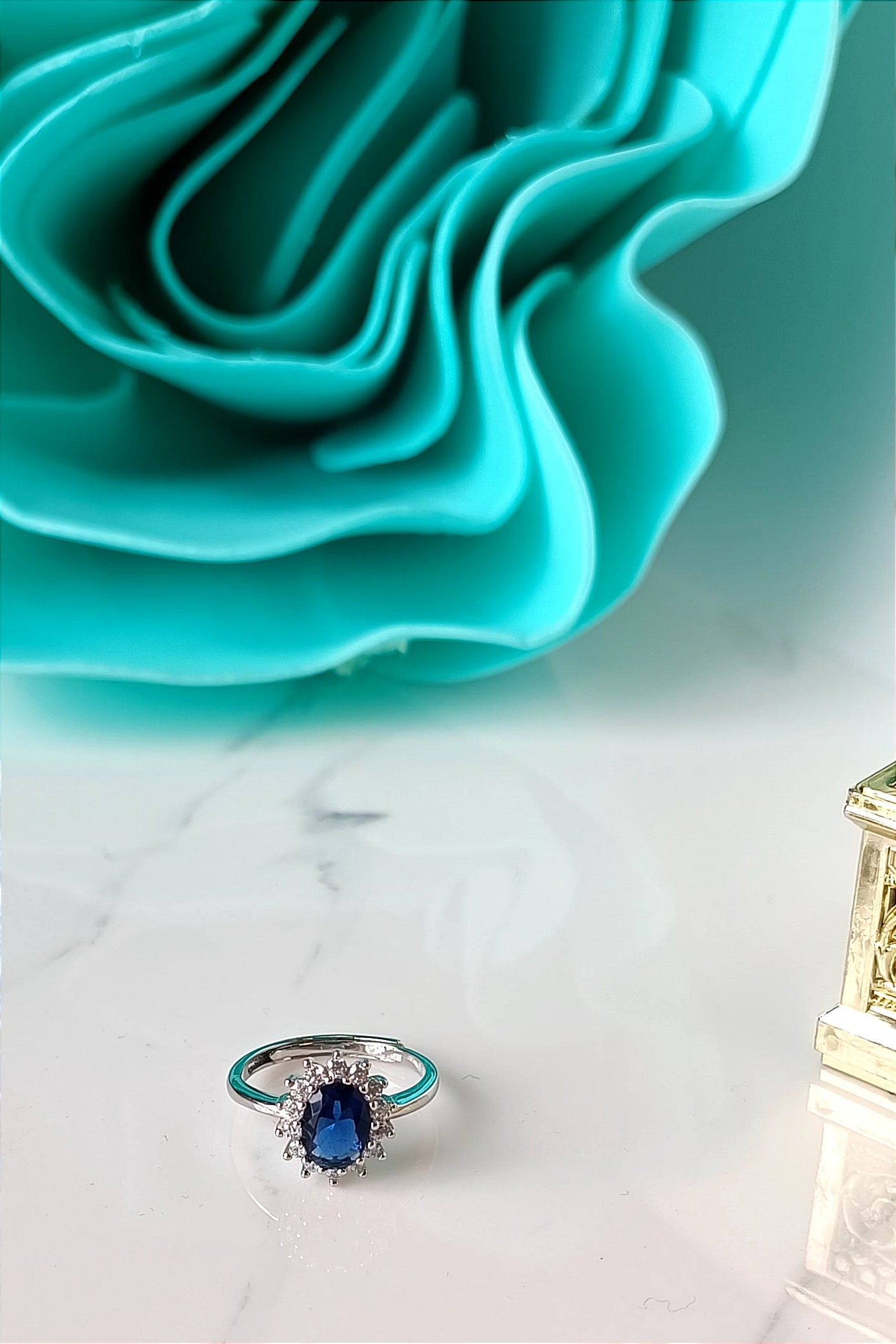 Anello Kate zaffiro blu in argento 925 e zirconi