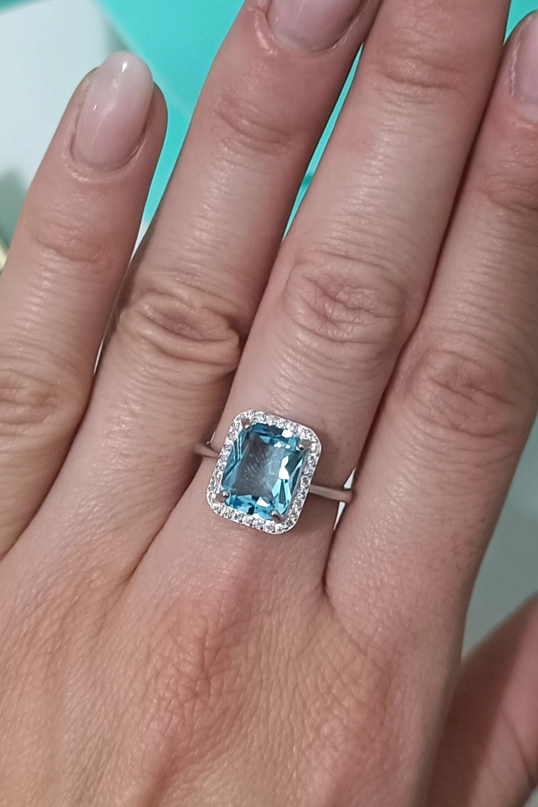 Anello vintage Square acquamarina in argento 925 e zirconi regolabile.