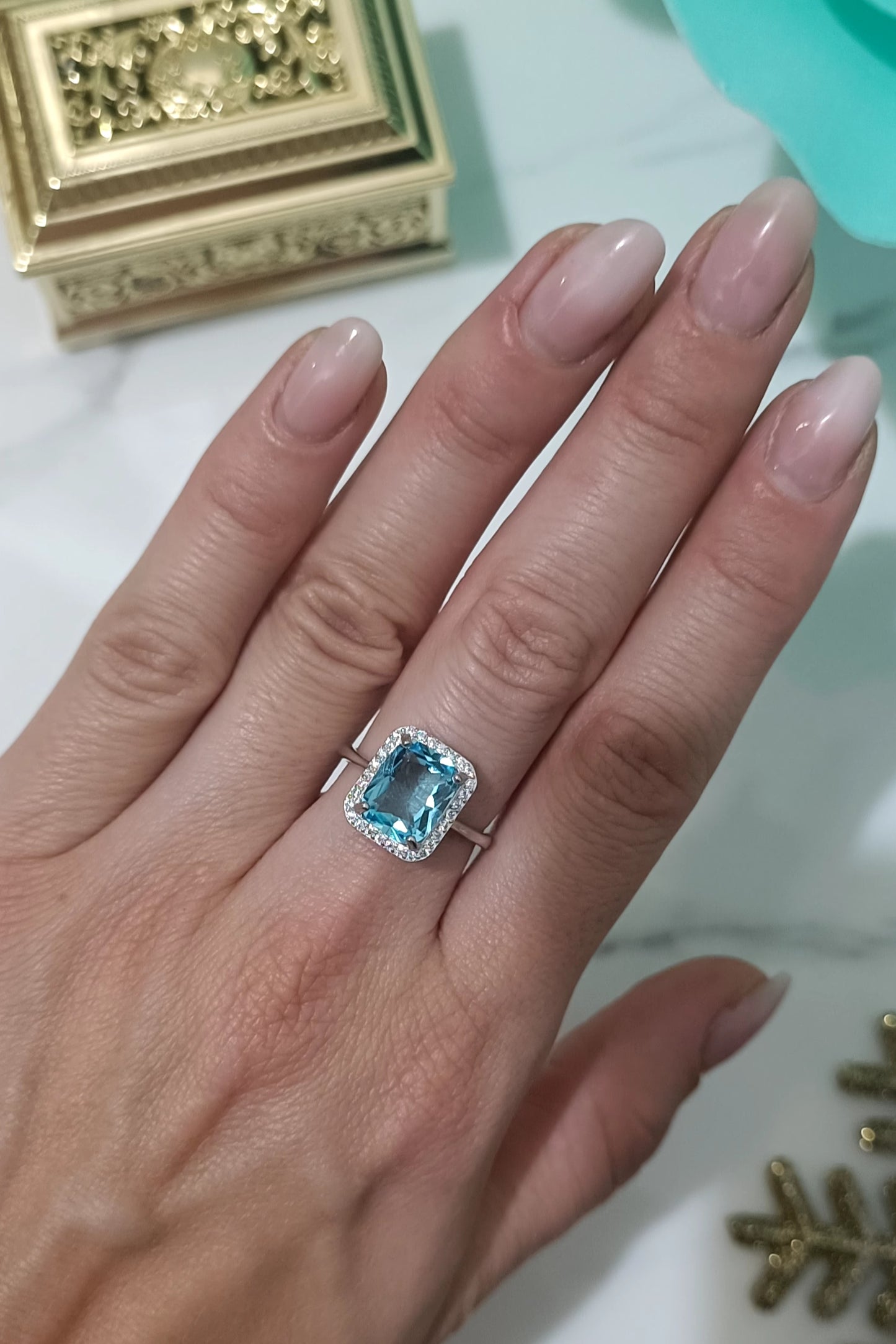 Anello vintage Square acquamarina in argento 925 e zirconi regolabile.