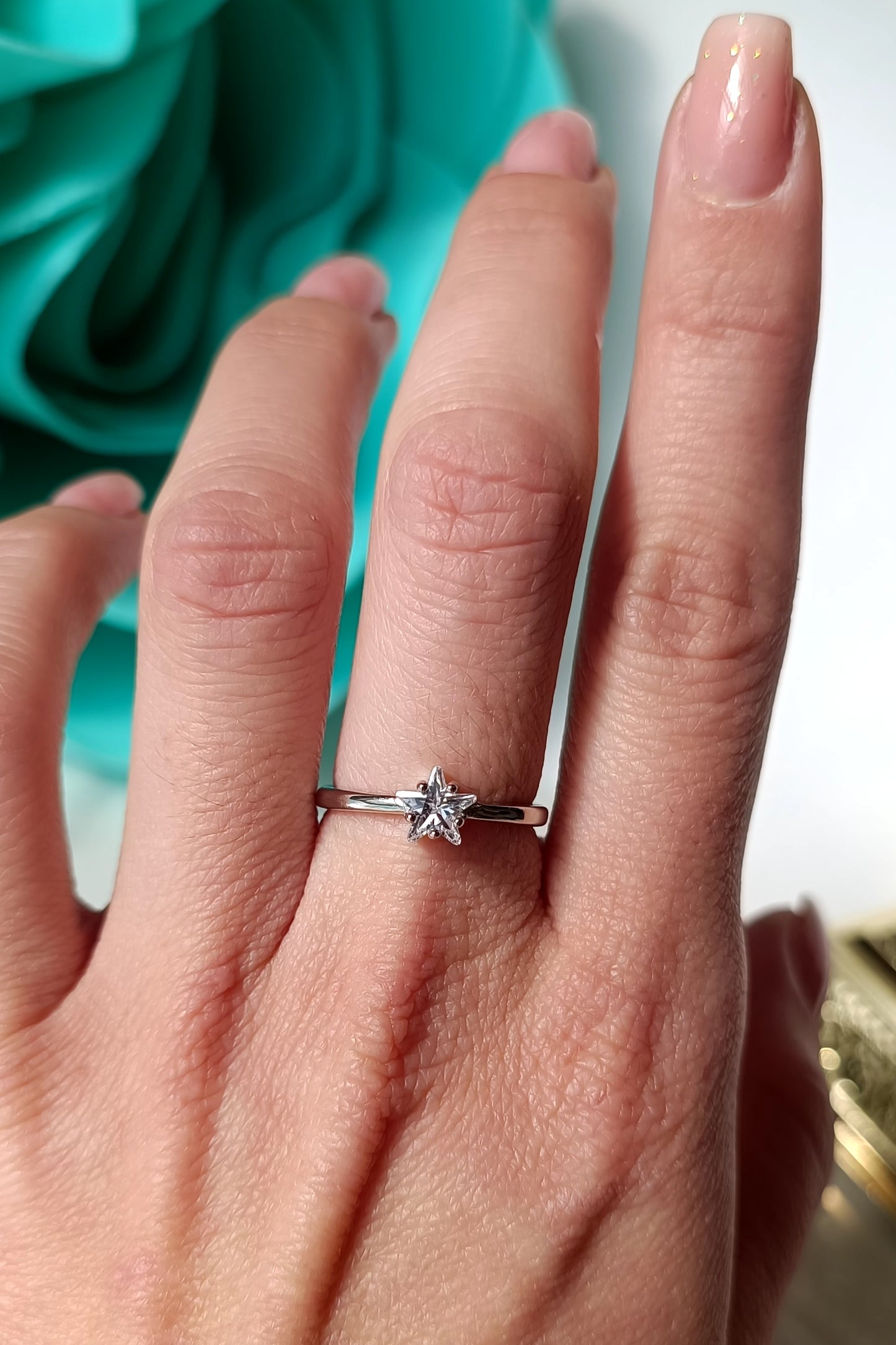 Anello solitario stellina " esprimi un desiderio" in argento 925 .
