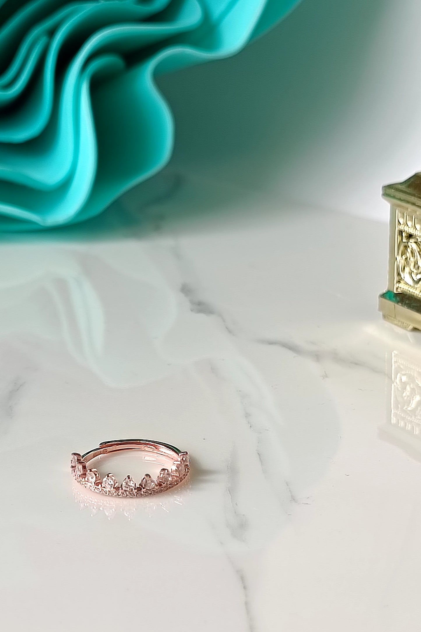 Anello Tiara coroncina in argento 925 e zirconi placcato oro rosa regolabile.