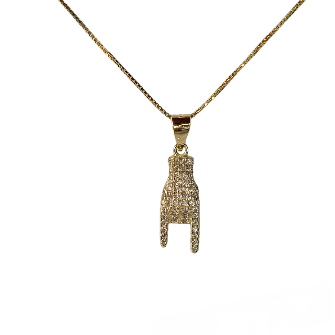 Collana manina scaramantica in argento 925 lavorazione pavé placcato oro.