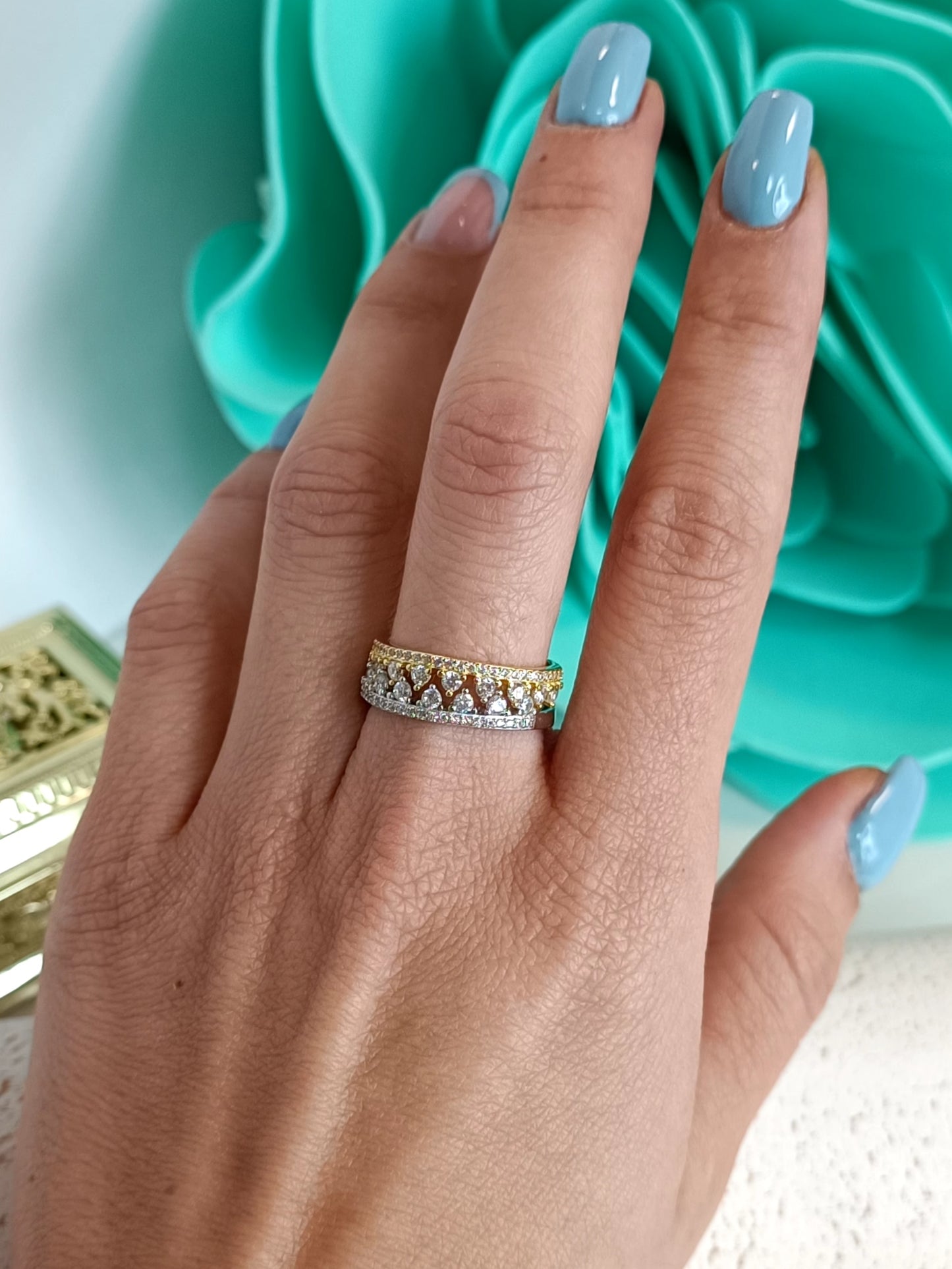 Anello Tiara Coroncina in argento 925 placcato oro e zirconi extra white regolabile.