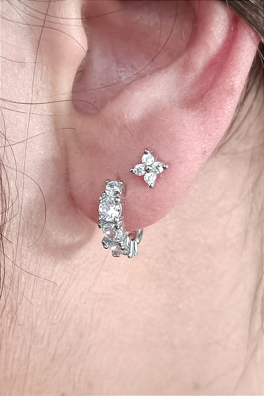 Orecchini a cerchio hope Diva in argento 925 e zirconi