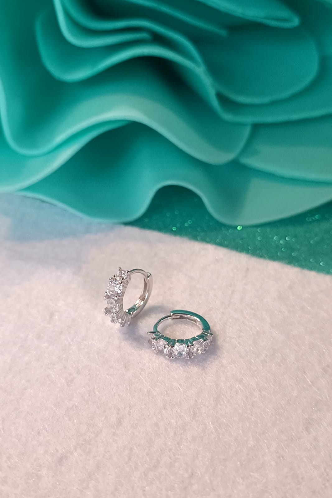 Orecchini a cerchio hope Diva in argento 925 e zirconi