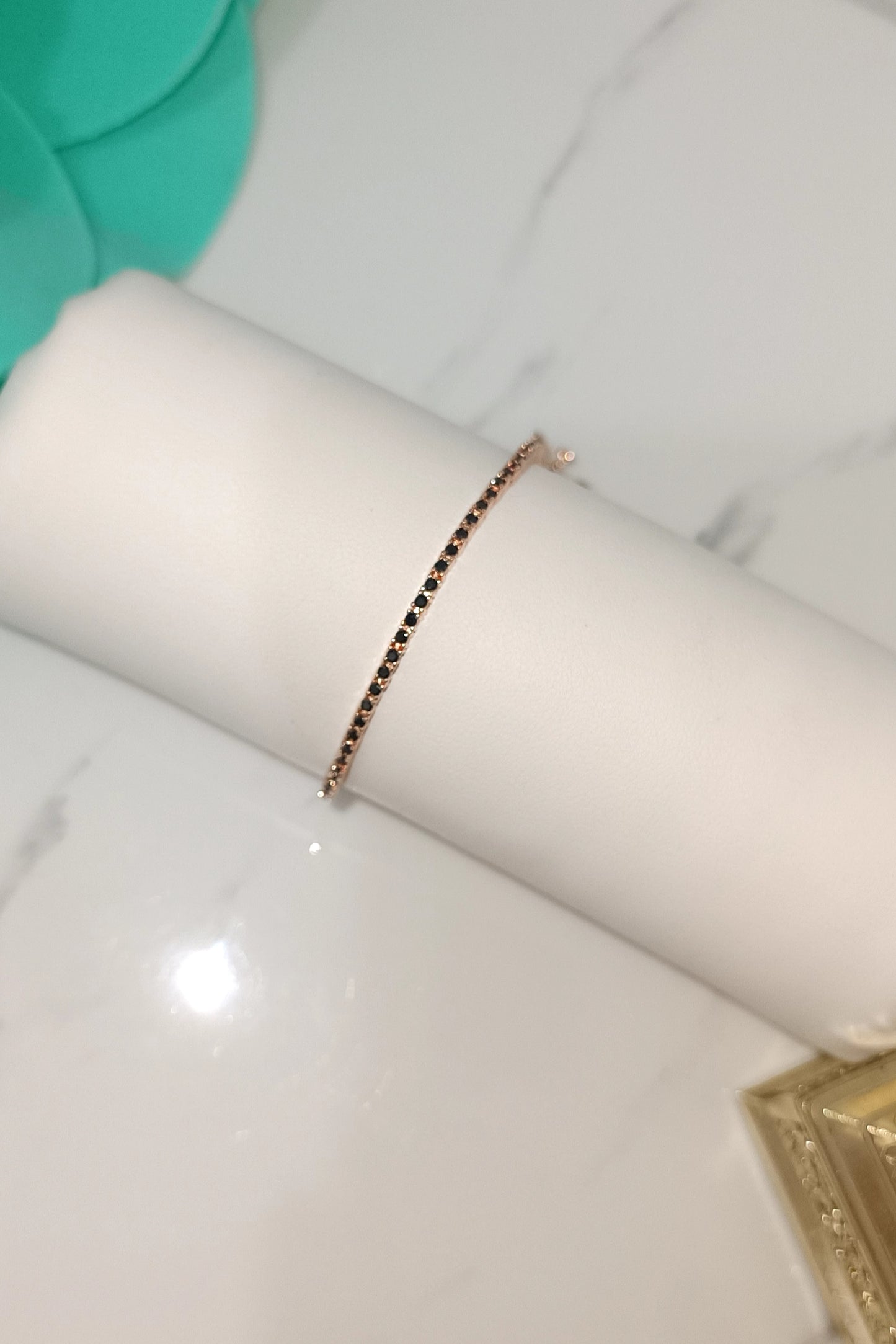 Bracciale tennis 1,5 mm in argento 925 rodiato oro rosa con zirconi neri taglio diamante.