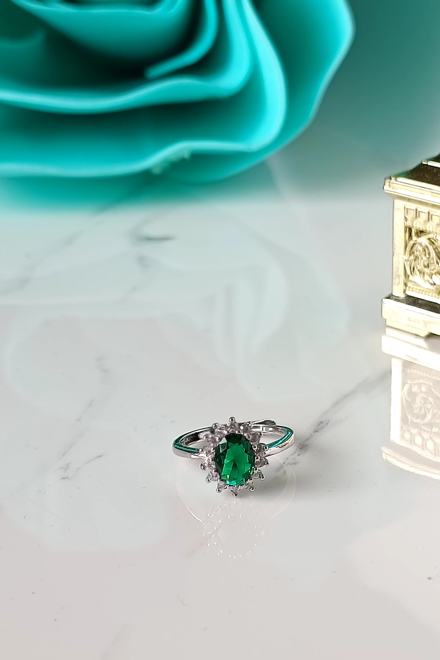 Anello Kate smeraldo in argento 925 e zirconi