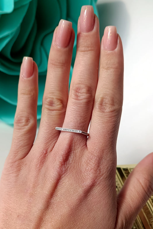 Anello veretta Square in argento 925 e zirconi.