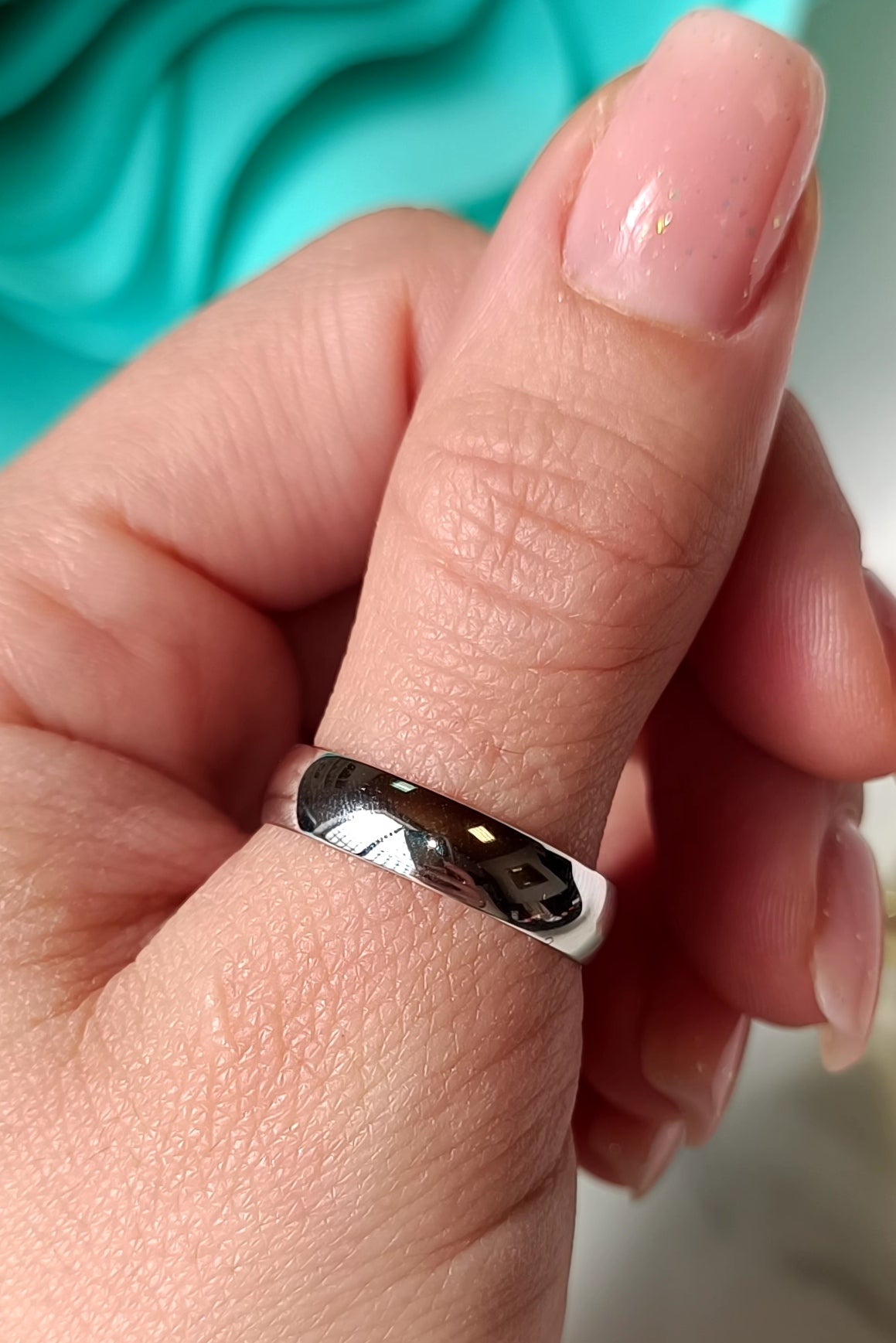 Anello Fedona liscia in argento 925 con possibilità di personalizzazione.