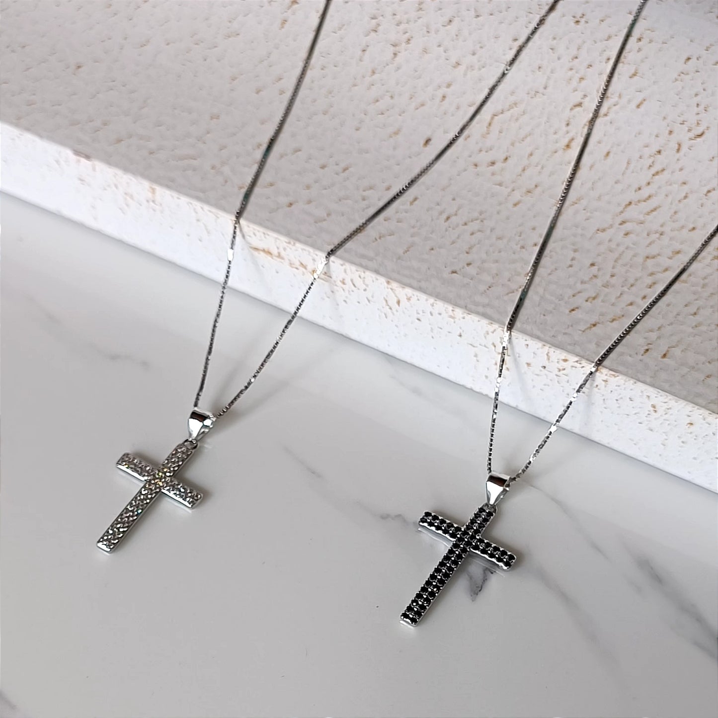 Necklace with cross in 925 silver and white zircons