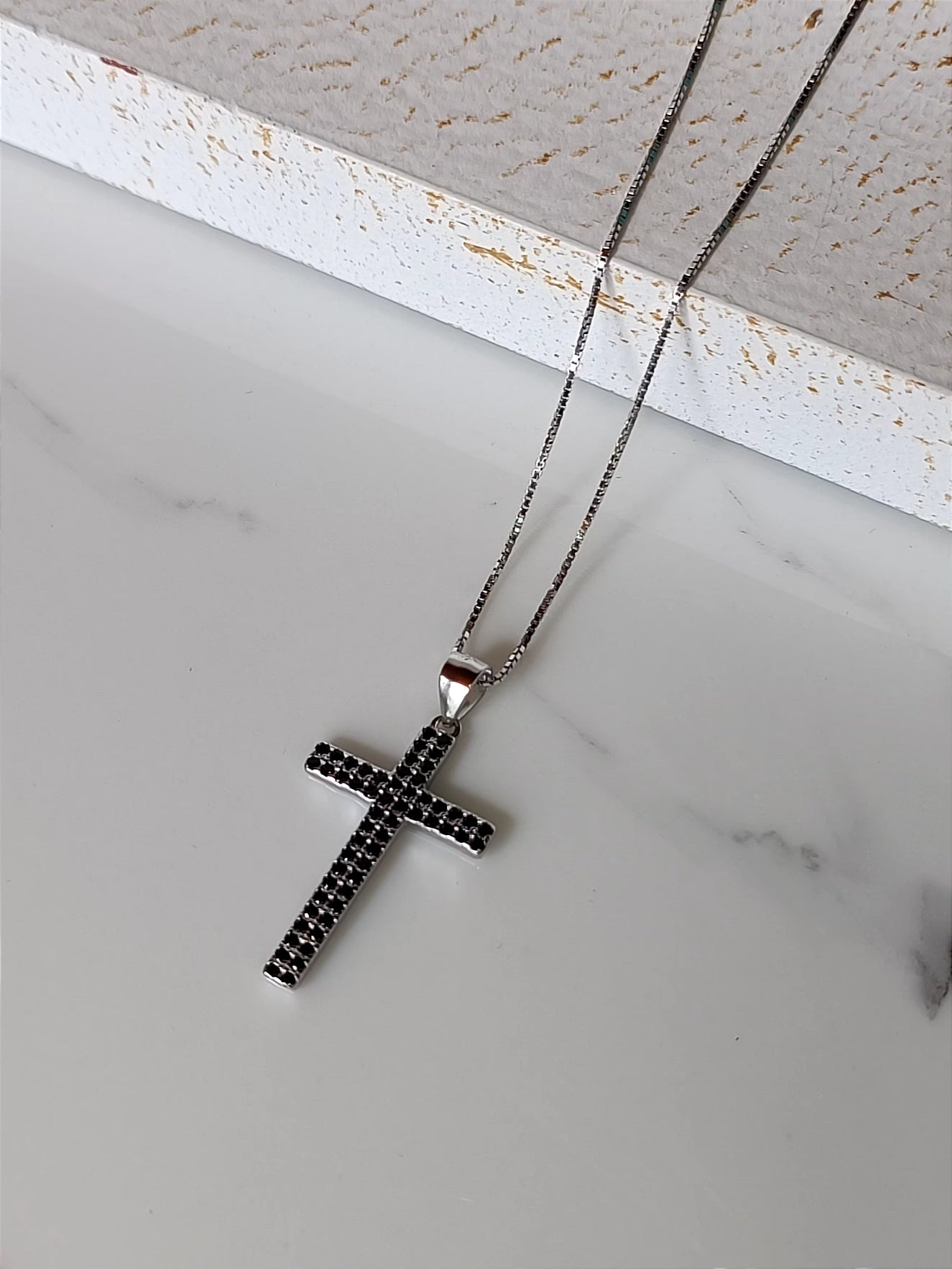 Collana con croce in argento 925  zirconi neri