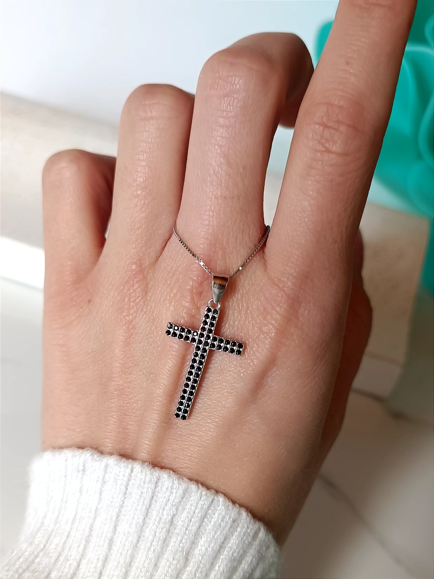 Collana con croce in argento 925  zirconi neri